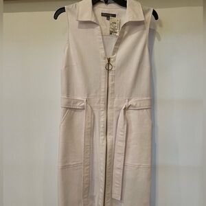 White Size 10 Women’s Sleeveless Dress